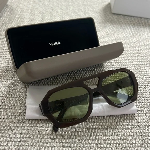 VEHLA River Geometric Sunglasses with box! - Picture 3 of 9